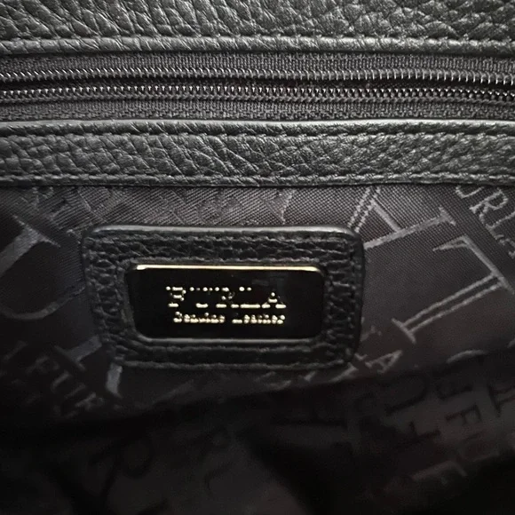 Furla Shoulder Bag Black Pebbled Leather - Picture 4 of 16